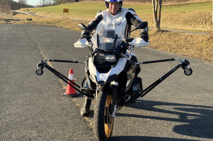 Bild mit Schräglagenmotorrad Bild mit Schräglagenmotorrad