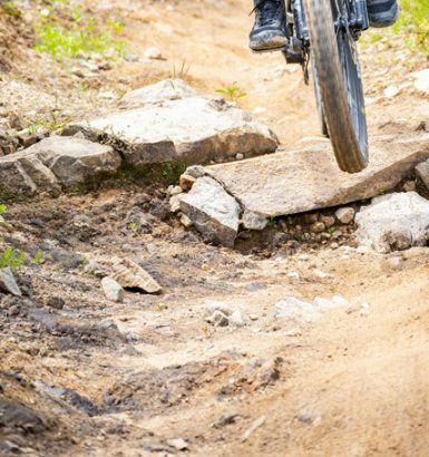 Bild Dirtbike im Sprung Bild Dirtbike im Sprung